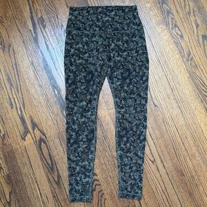B31 lululemon athletica Women Camo Leggings - Green and Black High Rise Active
